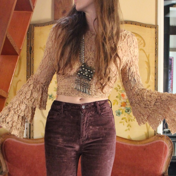 Vintage Tops - 🌙Vintage Sheer Lace Bell Sleeve Blouse